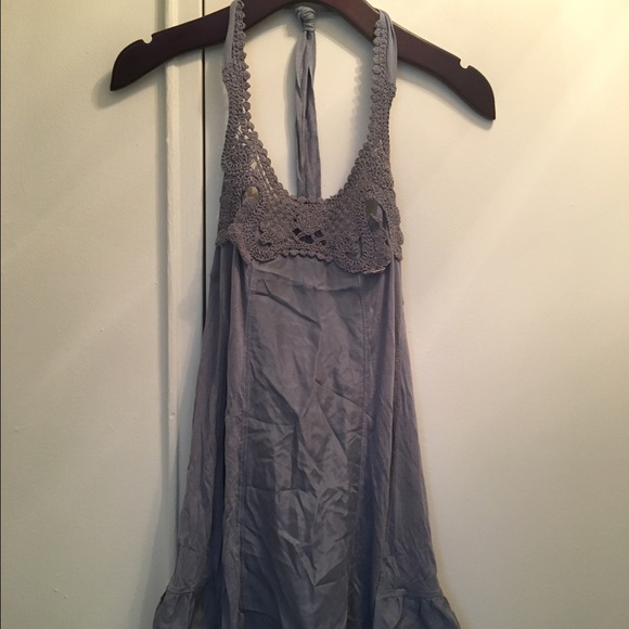 Very pretty silky halter top