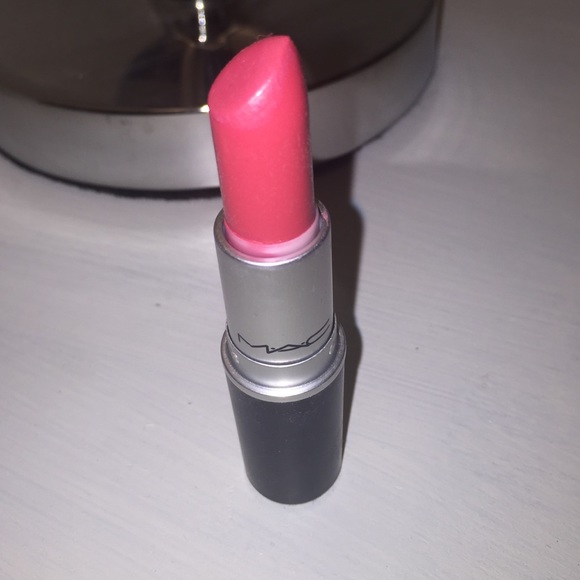MAC lipstick in Speak Louder