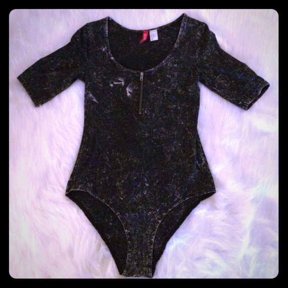 H&M Zipper Bodysuit. Size XS.