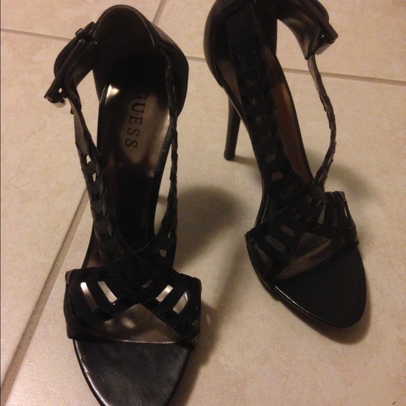 Guess black shoes. - Picture 3 of 3