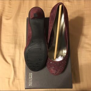 Kenneth Cole Suede Pumps