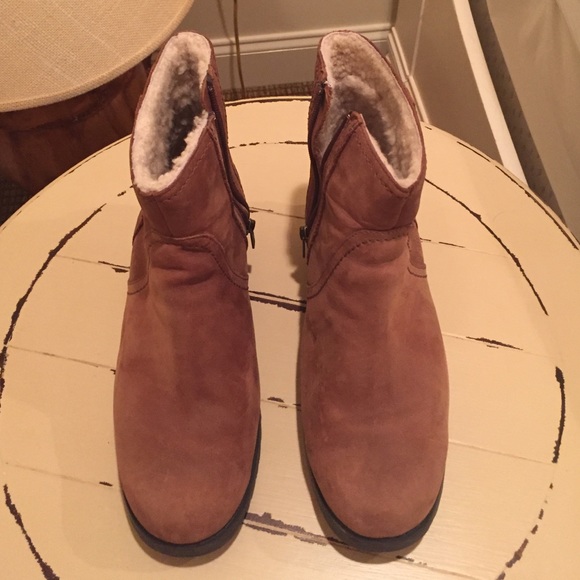 Worn once with box UGG blakely size 9 boots