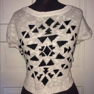 Short sleeved sweater