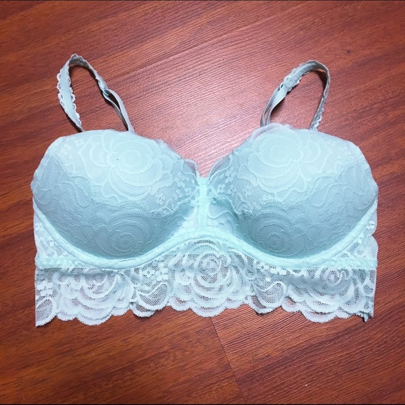 ❌SOLD on Ⓜ️❌VS PINK (S) Rose Lace Bralette