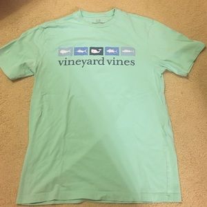 Vineyard vines tshirt