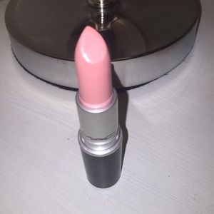 MAC lipstick in shade Creme cup