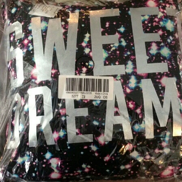 Sweet Dreams VS pillow