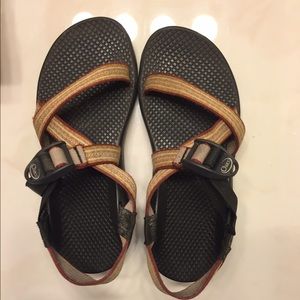 Women's Chacos size 7