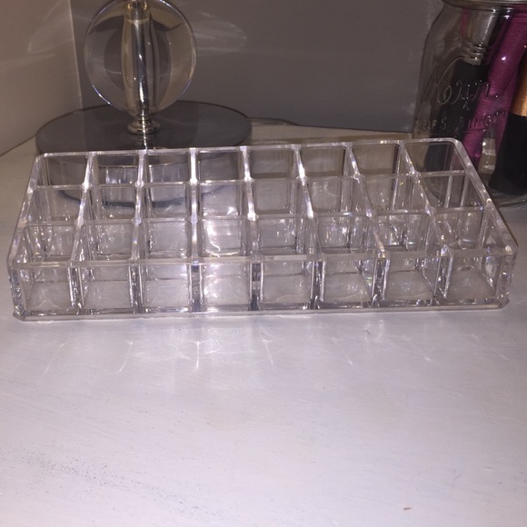 Acrylic lipstick holder