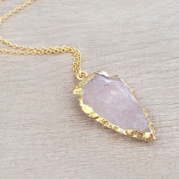 Just in! Pink necklaces gem triangle - Picture 2 of 4