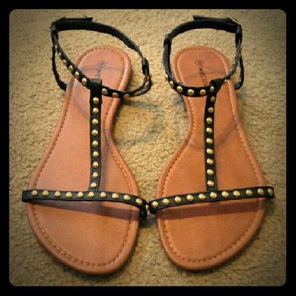 Sandles - Picture 1 of 1