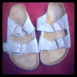 BIRKENSTOCK TREND SANDALS:The Velvet Closet