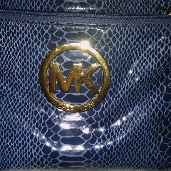Blue reptile pattern crossbody purse