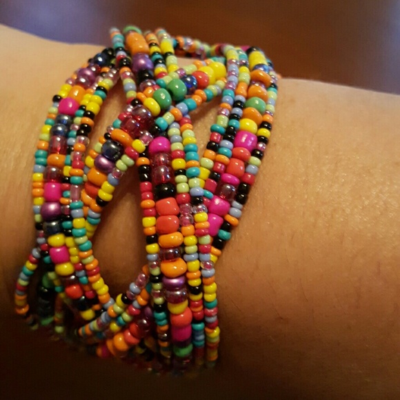 Colorful bracelet...wire..stretches - Picture 1 of 4