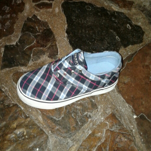 Laceless sperrys