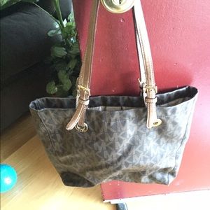 Mk large purse