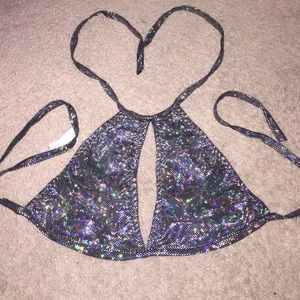 *SOLD* iheartraves black holographic keyhole top
