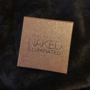 Urban Decay NAKED Illuminated Shimmering Powder