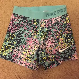 XS Nike pros