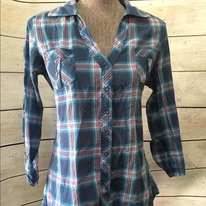 Pink and blue plaid tunic with snap buttons