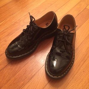 PRISTINE LIKE NEW DR MARTENS 1461 PATENT SHOES
