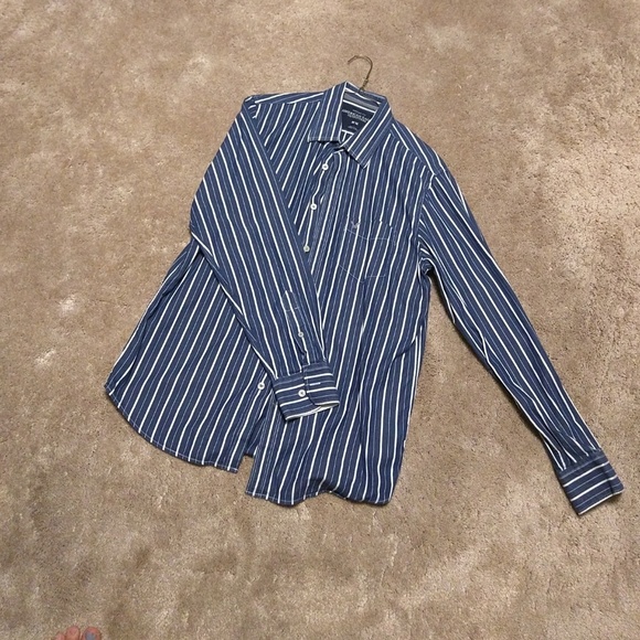American eagle button up MENS