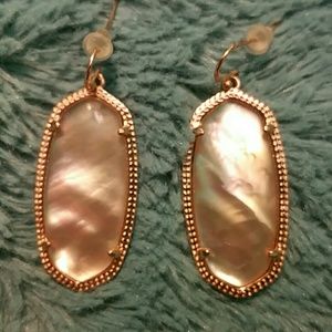 Kendra Scott Elle Earrings In Peach Illusion
