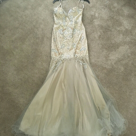 Full Length Formal Gown - Picture 3 of 4