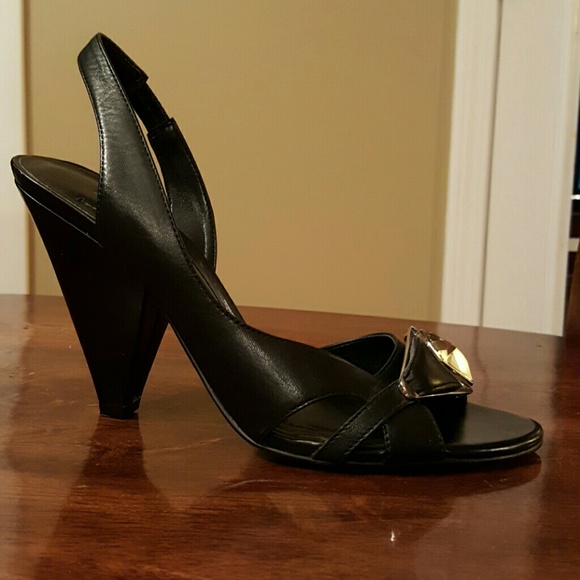 BCBG heels - Picture 2 of 2