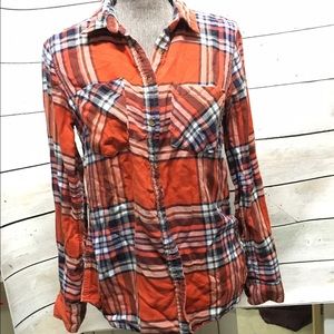 Red & navy plaid / checkered button up top.