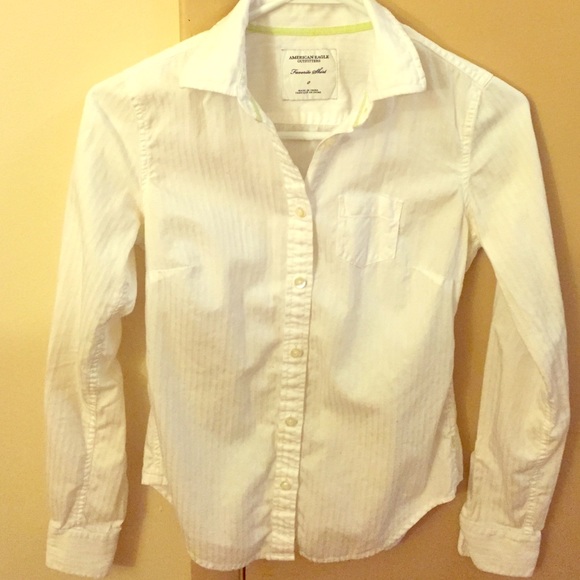 AE White Favorite Shirt Size 0