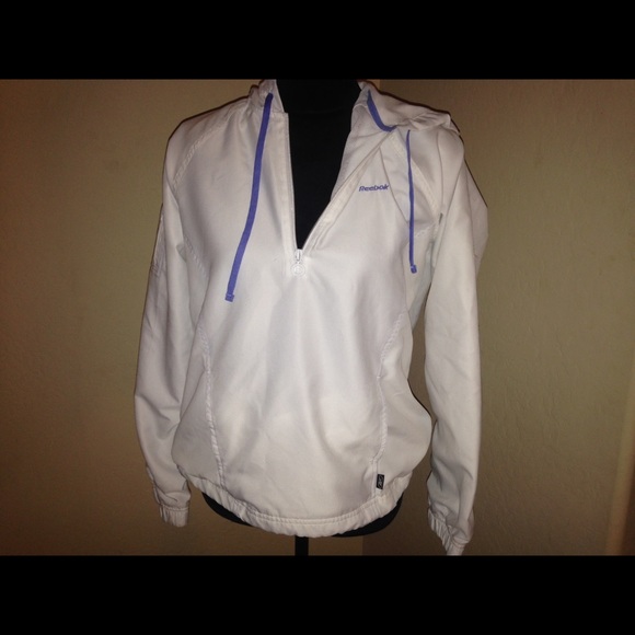 ((SOLD))‼️White & purple Reebok hoodie ‼️