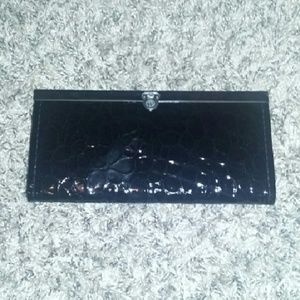 Shiny Black Snake Textured Clutch