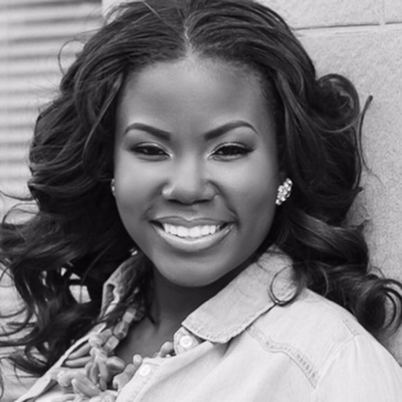 Meet your Posher, Jada - Picture 1 of 3