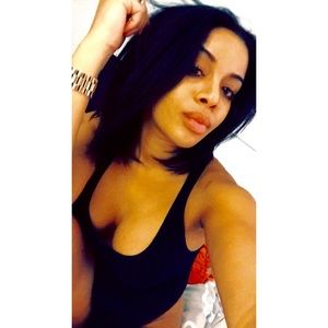 Meet your Posher, Adora