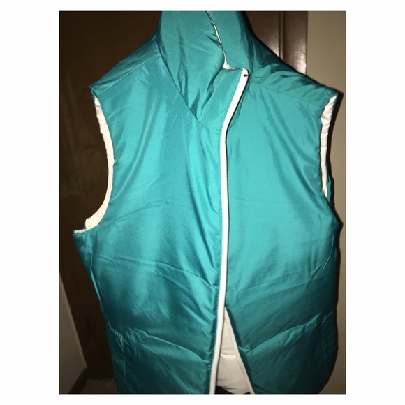 Reversible Vest - Picture 2 of 3