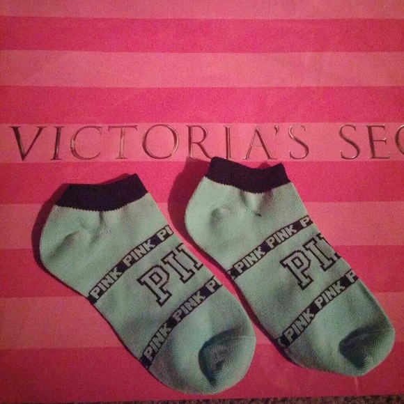 !SOLD ON Ⓜ! PINK socks
