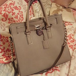 ❤ONE HOUR SALE❤ - Authentic MK Large Hamilton