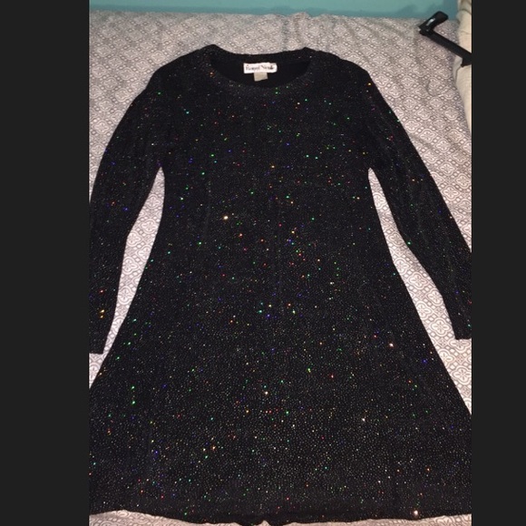 Black long sleeve dress - Picture 1 of 4
