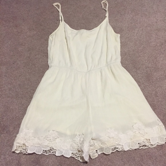 LA HEARTS Cream Romper
