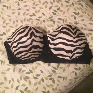 Strapless zebra wonder bra with push up