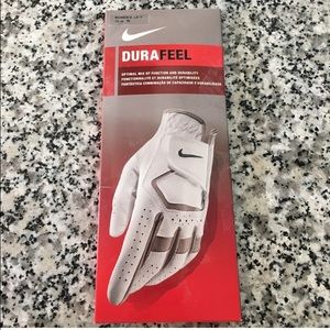 Women's golfing gloves