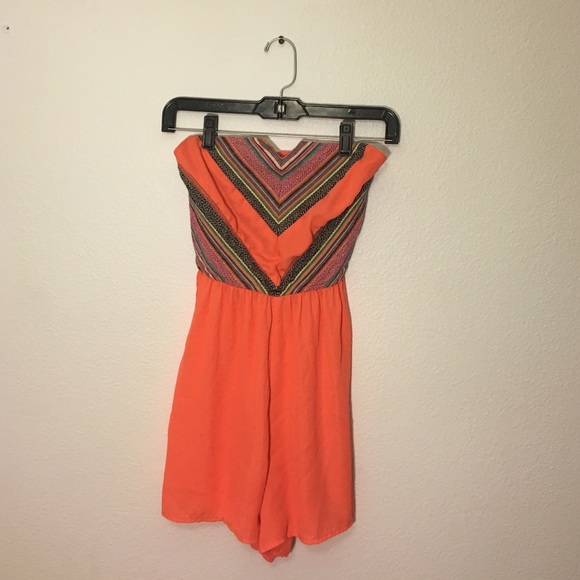 peach romper - Picture 1 of 3