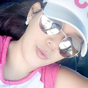 Meet your Posher, Nellie