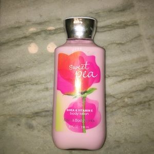NEW bath and body works sweet pea body lotion!!!