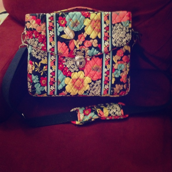 FLASH SALE Happy Snails Vera Bradley Messenger Bag