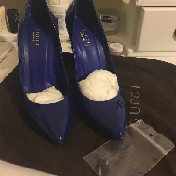 Electric blue Gucci shoes!