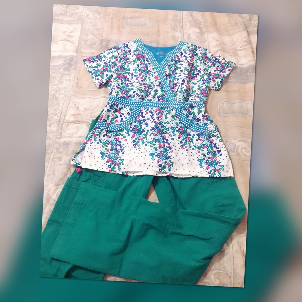 Life is Peachy scrub set Small