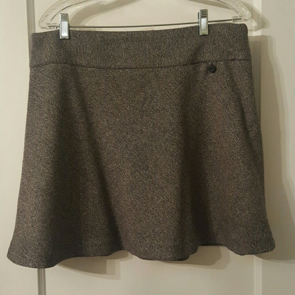GAP black and white tweed-like skirt  NWT