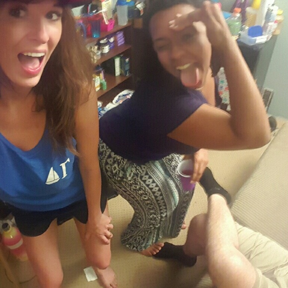 Meet your Posher, Tori - Picture 1 of 1